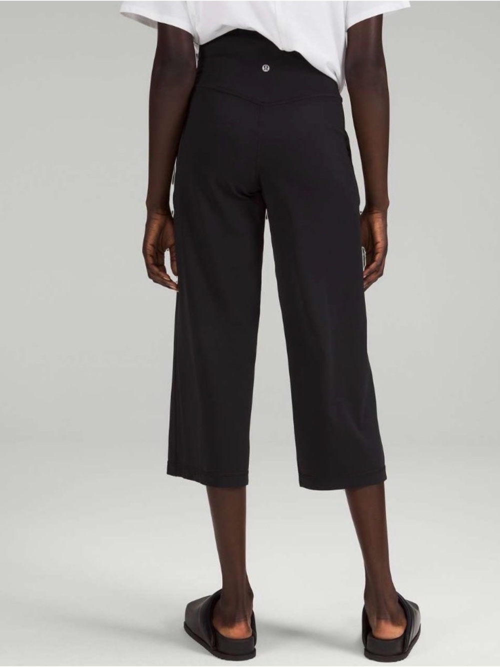 Lululemon Womens Align Wide-Leg Cropped Pants Black Pull On‎ Activewear Logo 8